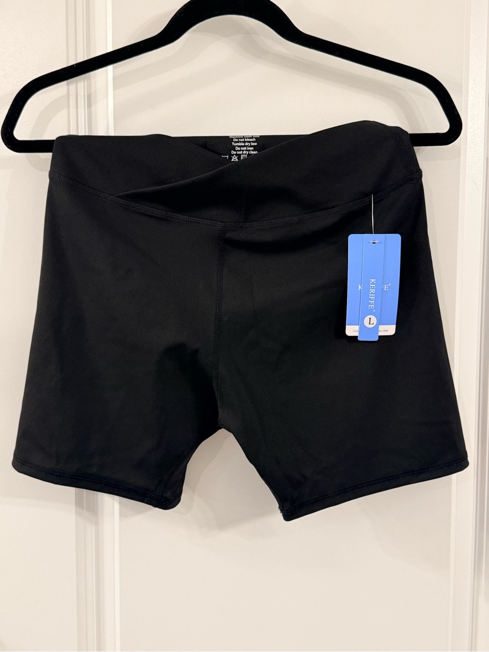 KERIFFE Black Women's V-Crossover High Waist athletic shorts (L) - Picture 2 of 4